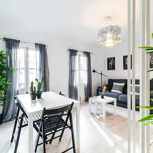 Apartamento Precioso Con Parking En, Granada